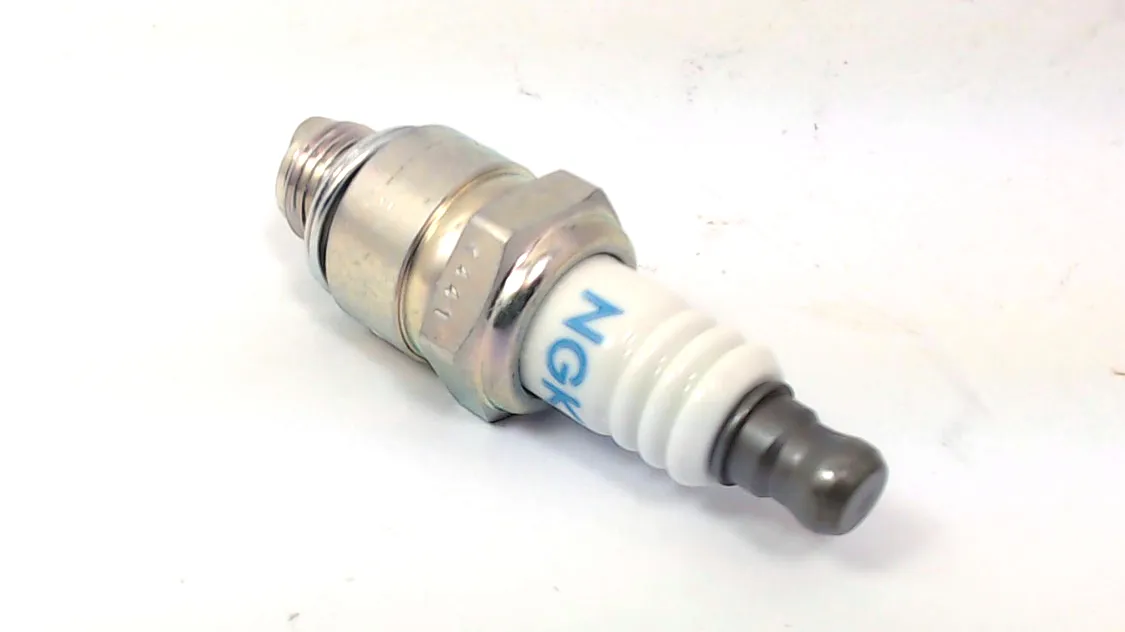 Makita 168534-0 SPARK PLUG ER2650LH/EBH341L&U