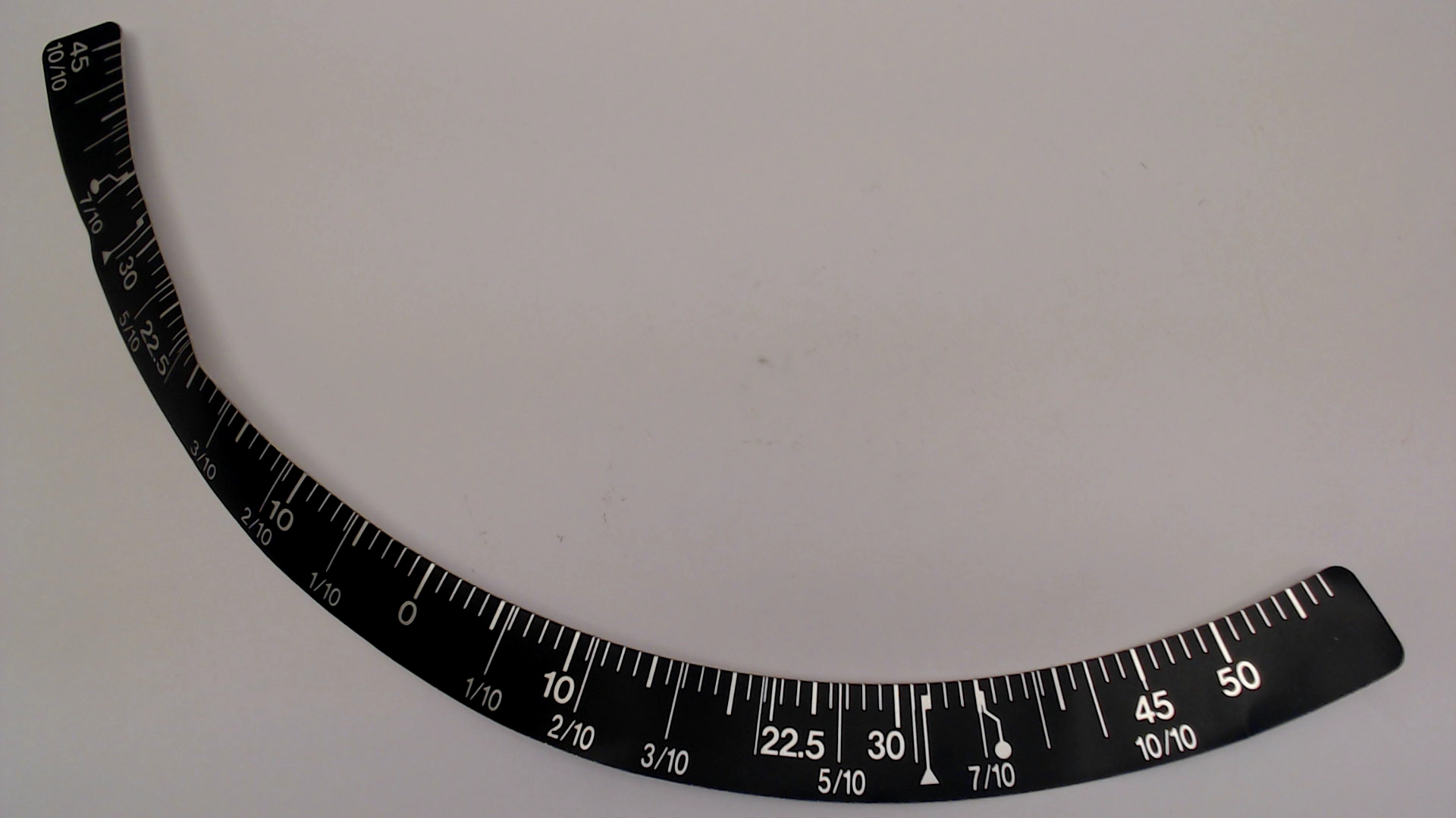 Hitachi 315-210 Scale (a)