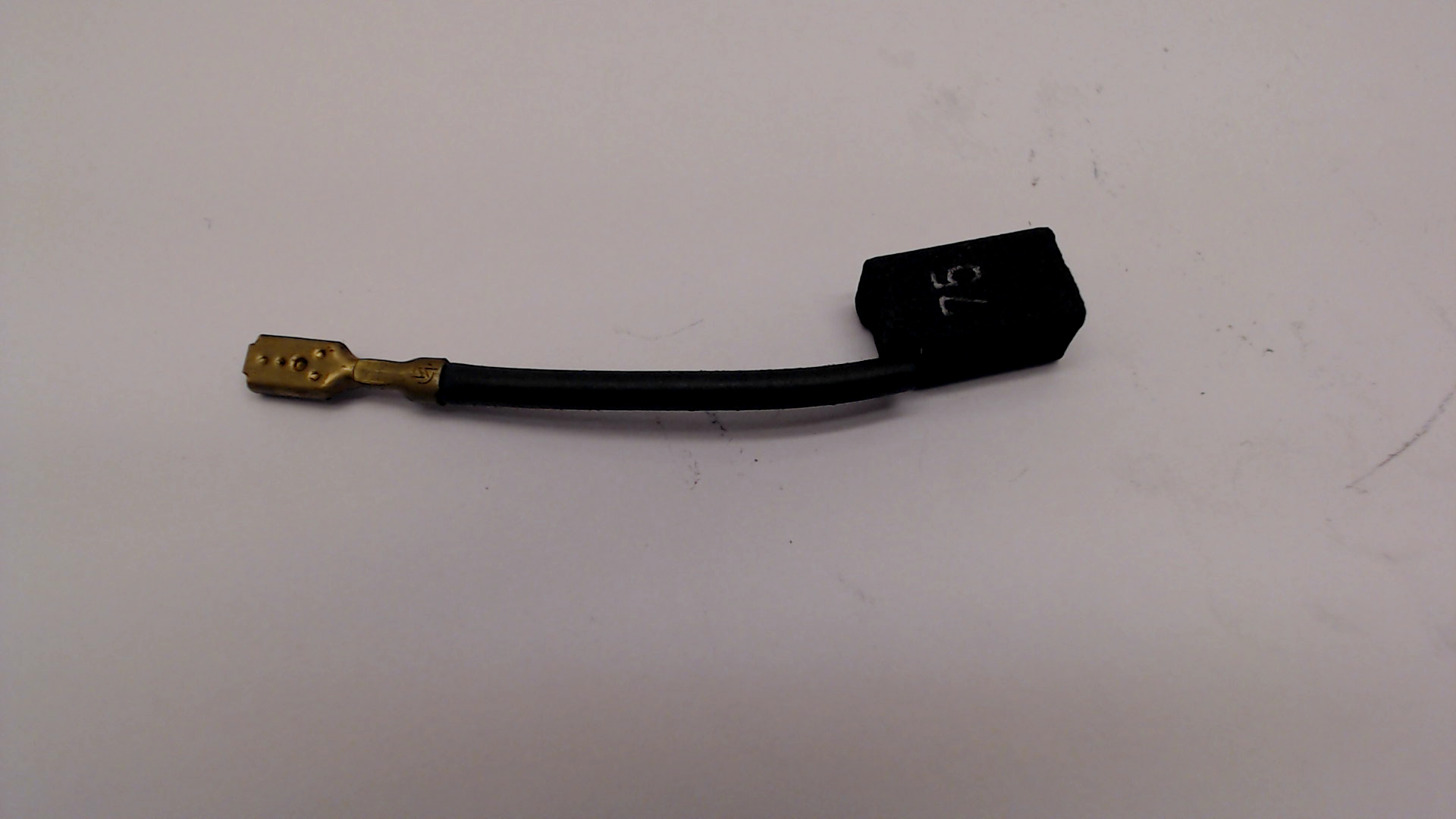 Black & Decker 401853-01 BRUSH 230V