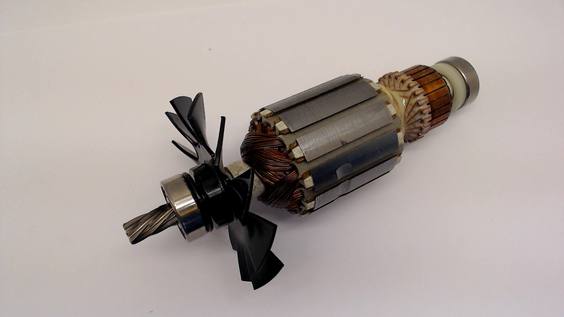 Makita 512336-0 ARMATURE 240V 63NB/8419B