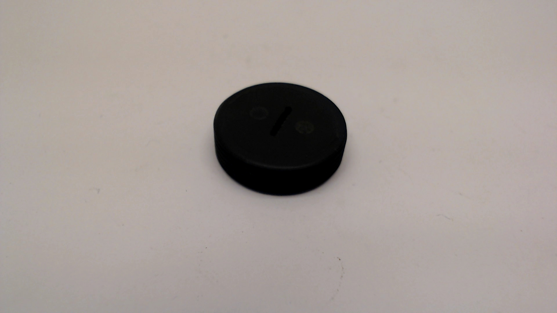 Makita 643700-5 BRUSH HOLDER CAP 7-18 GA7050/