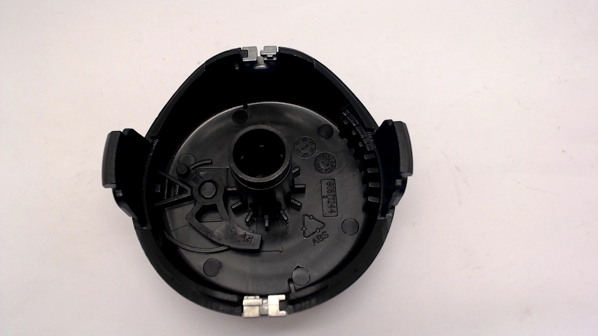 Black & Decker 90555446 COVER SPOOL