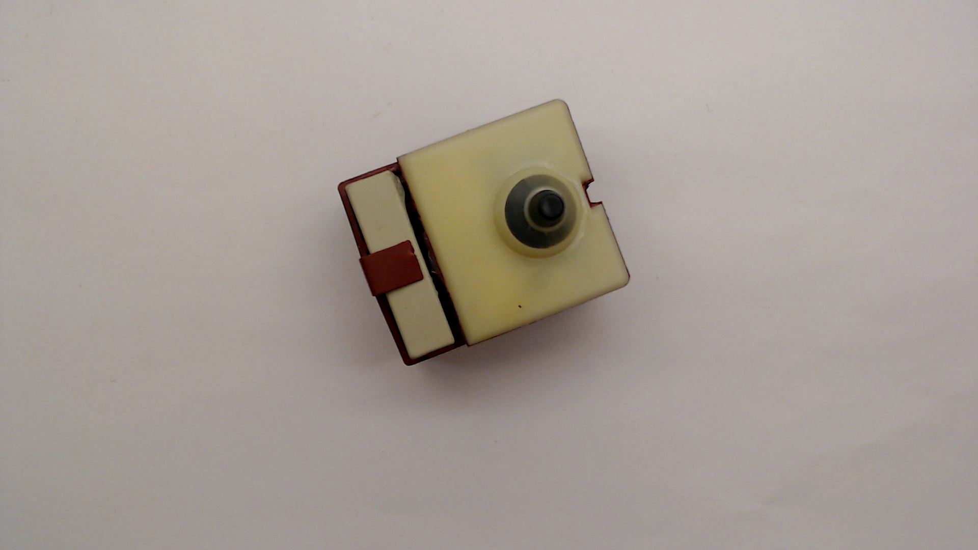 Black & Decker 945614-00 SWITCH