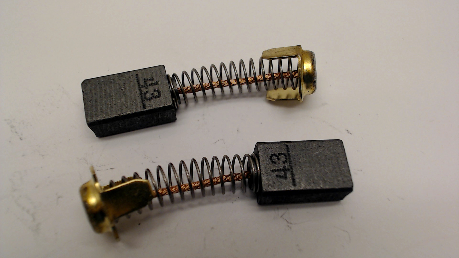 Hitachi 999-043 Carbon Brush (1 Pair)