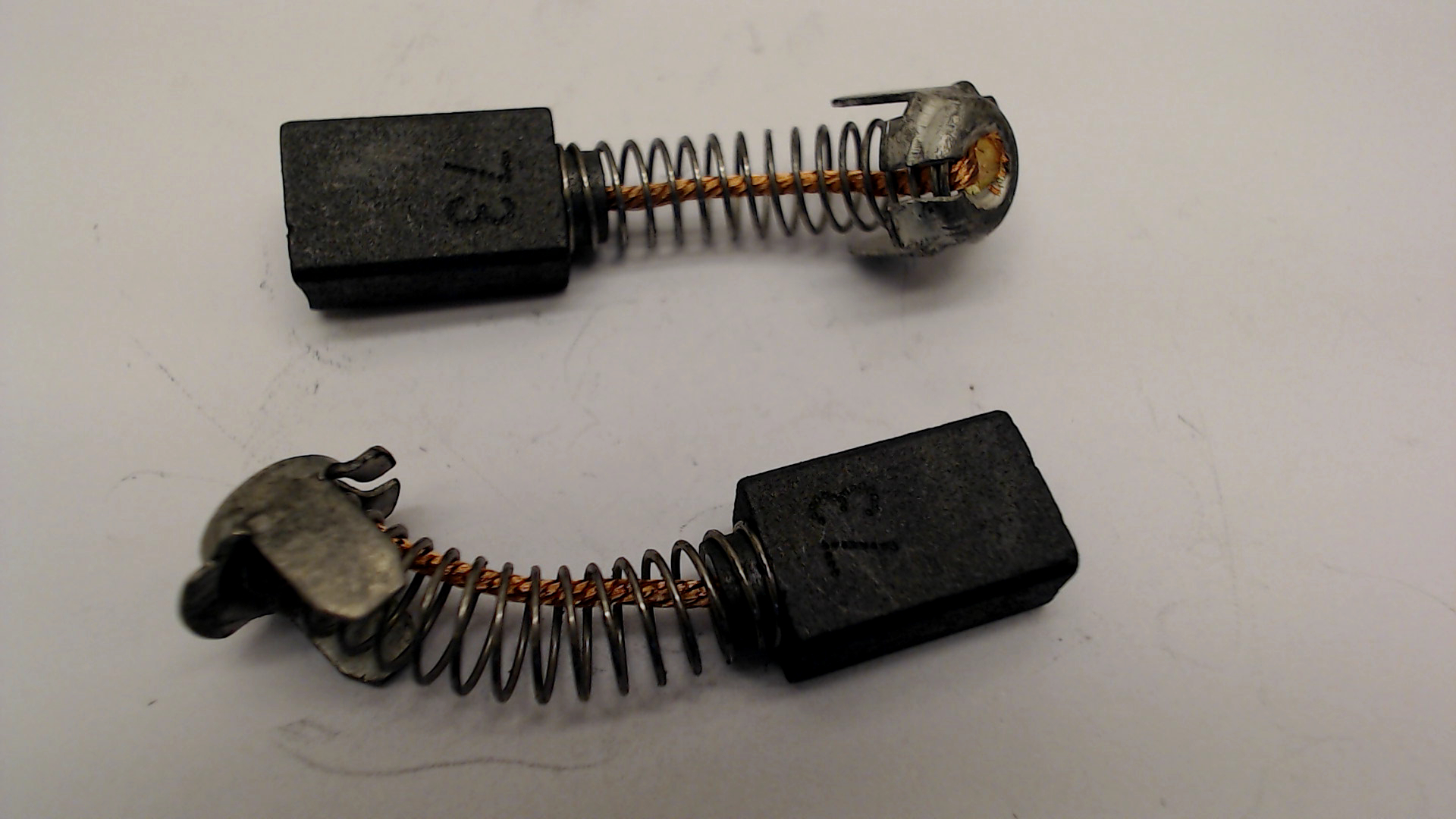 Hitachi 999-073 Carbon Brush (auto Stop Type) (1 Pair)