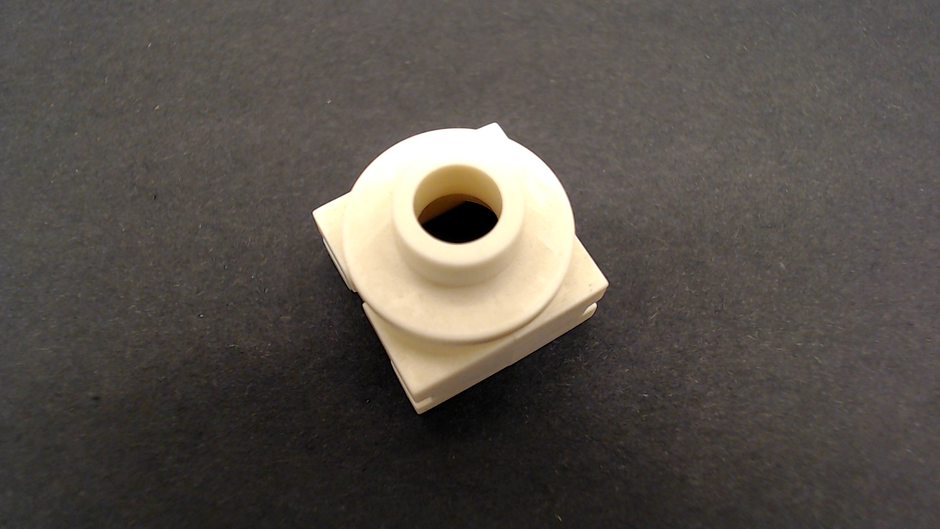 Makita GM00001385 SWITCH HOLDER